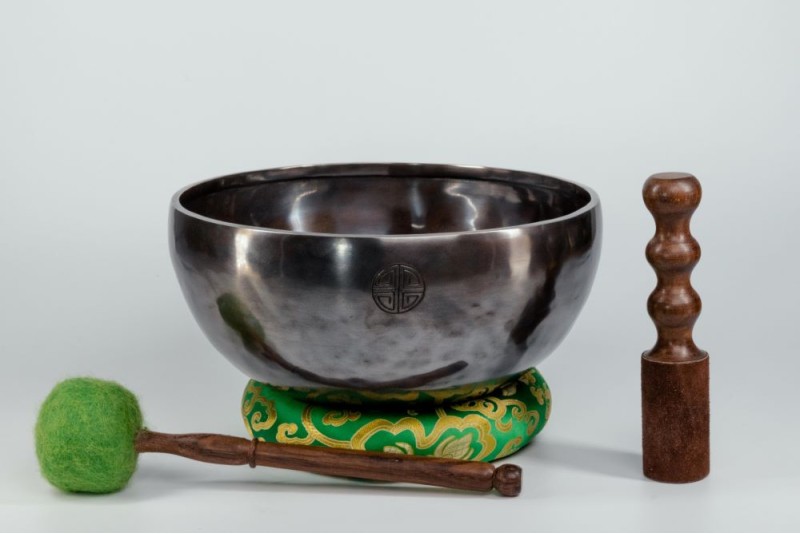 Black Antique Fullmoon singing bowl