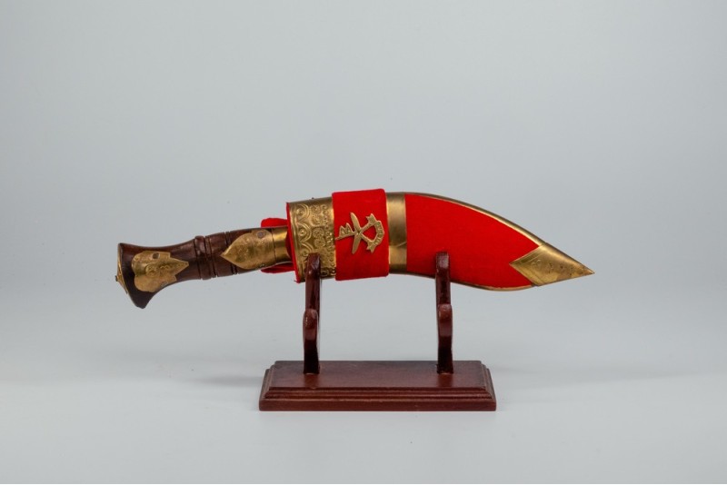 7” nepali khukuri with stand