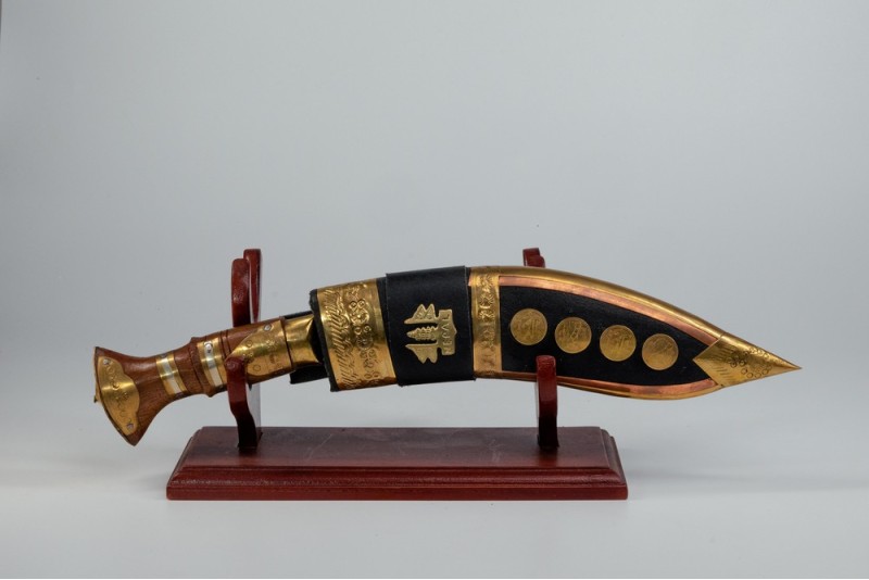 9” nepali khukuri with stand